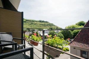 Chambre hôtel Guebwiller avec balcon